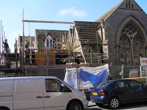 29/5/08 The roof timbers begin to take shape.