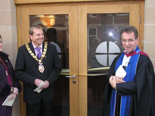 7/12/2008 The Burnham Mayor, Peter Burridge-Clayton about to cut the ribbon.